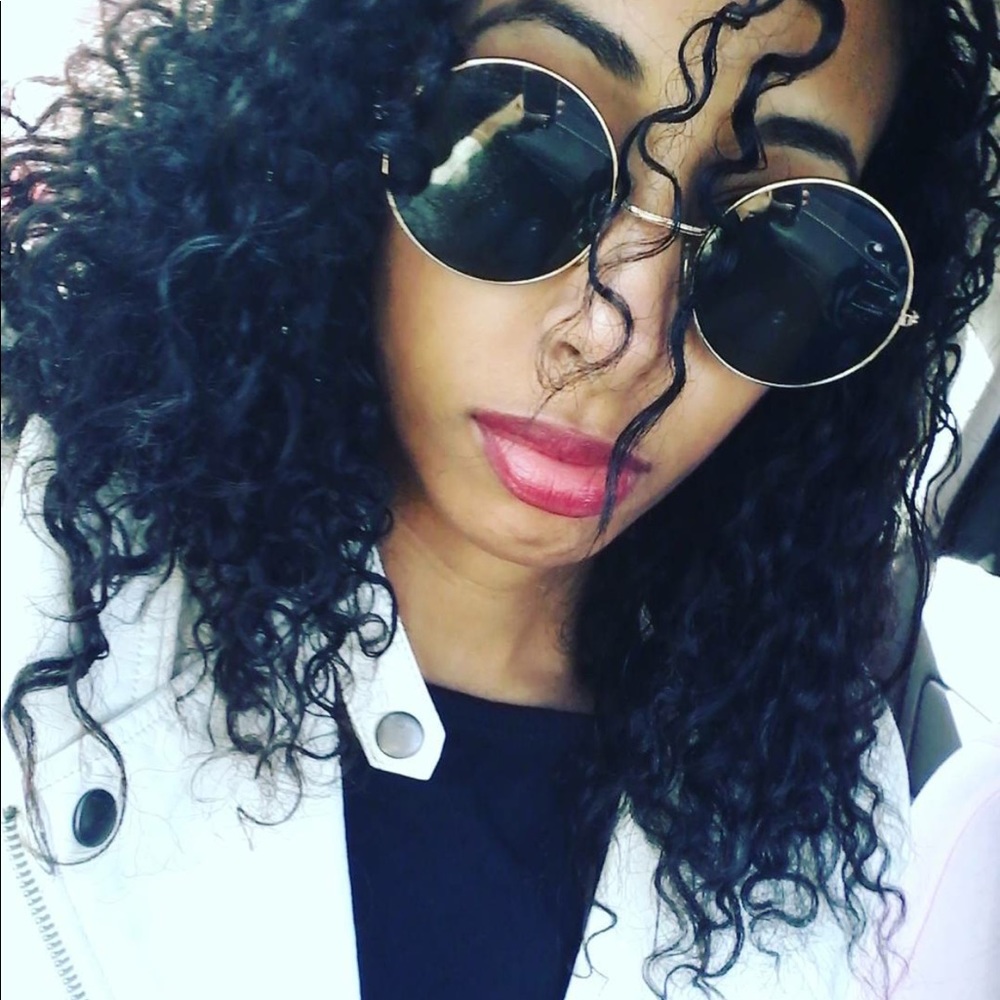 Meet your Posher, Stephanie